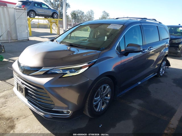 Toyota Sienna Platinum 2023 5TDESKFC4PS081525 Image 2