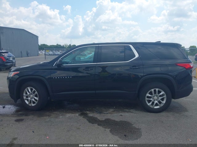 Chevrolet Traverse Ls 2018 1GNERFKW7JJ190270 Image 14
