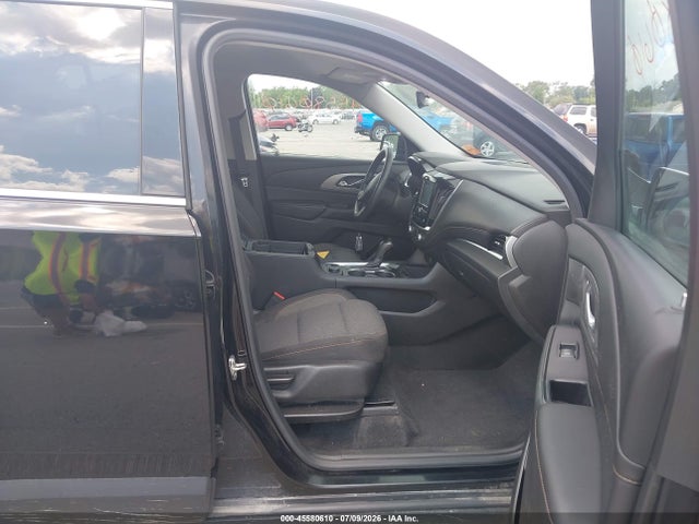 Chevrolet Traverse Ls 2018 1GNERFKW7JJ190270 Image 5