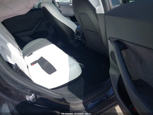 2024 Tesla Model Y Long Range Single Motor Rear-wheel Drive/rwd მანქანა იყიდება აუქციონზე, vin: 7SAYGDED5RF098588, აუქციონის ნომერი: 45580643