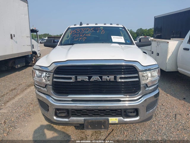 45580698 :رقم المزاد ، 3C63R3HJ4KG724264 vin ، 2019 Ram 3500 Big Horn  4x4 8' Box مزاد بيع