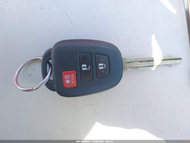 Toyota RAV4 LE 2016 JTMZFREV6GJ095814 Image 11