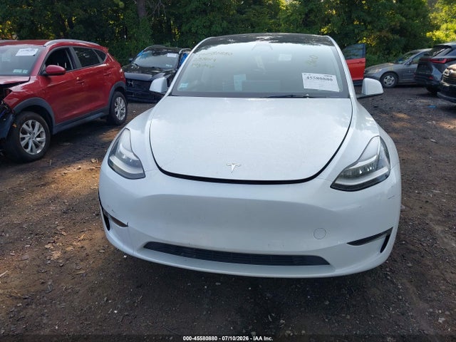Продаж на аукціоні авто 2023 Tesla Model Y Awd/long Range Dual Motor All-wheel Drive, vin: 7SAYGDEE2PF615741, номер лоту: 45580880