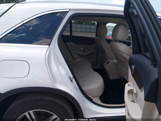 45580910 :رقم المزاد ، W1N0G8EB8NV379840 vin ، 2022 Mercedes-benz Glc 300 4matic Suv مزاد بيع