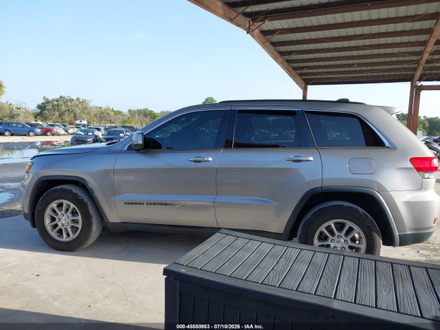 2018 Jeep Grand Cherokee Laredo 4x2 მანქანა იყიდება აუქციონზე, vin: 1C4RJEAG2JC407234, აუქციონის ნომერი: 45580983