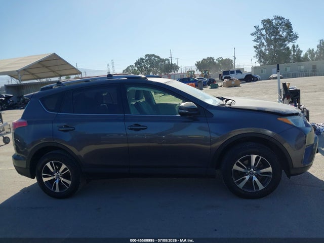 Toyota Rav4 Xle 2018 JTMWFREVXJJ741074 Image 17