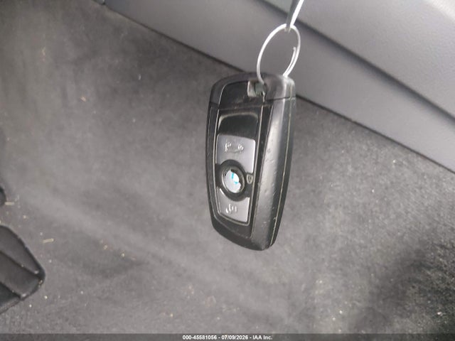 45581056 :رقم المزاد ، WBA3C1C55DF444217 vin ، 2013 Bmw 328i مزاد بيع