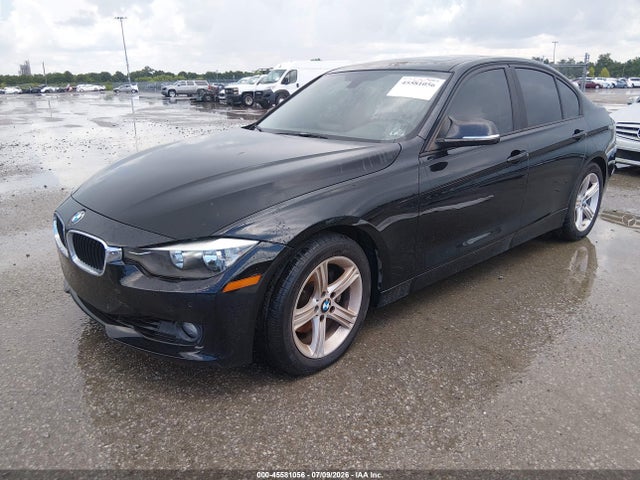 45581056 :رقم المزاد ، WBA3C1C55DF444217 vin ، 2013 Bmw 328i مزاد بيع