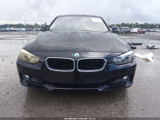 45581056 :رقم المزاد ، WBA3C1C55DF444217 vin ، 2013 Bmw 328i مزاد بيع