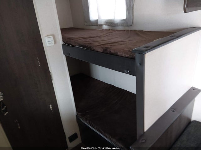 Wildwood Other 2018 4X4TWDV16JY091275 Image 15