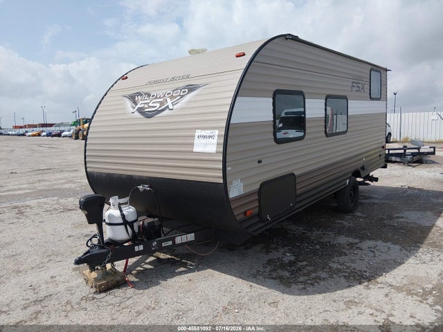Wildwood Other 2018 4X4TWDV16JY091275 Image 2