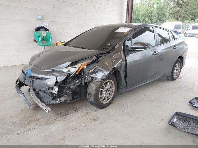 Toyota Prius Two 2016 JTDKBRFU7G3001897 Image 2