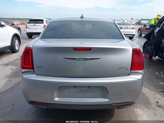 45581202 :رقم المزاد ، 2C3CCAGGXHH522174 vin ، 2017 Chrysler 300 300s Awd مزاد بيع