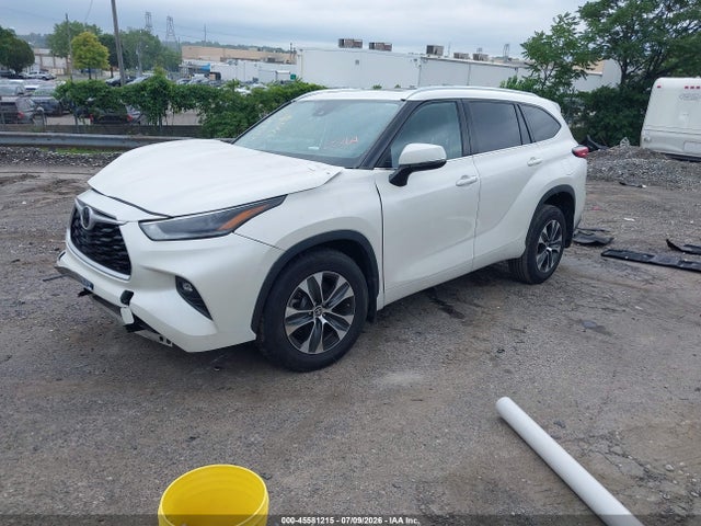 Toyota Highlander Xle 2021 5TDHZRBH1MS535700 Image 2