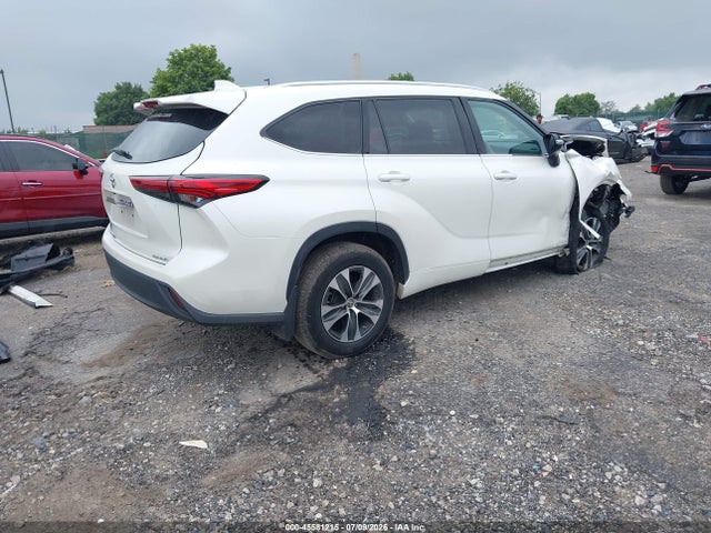 Toyota Highlander Xle 2021 5TDHZRBH1MS535700 Image 4