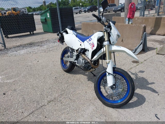 2023 JS1SK44A4P7102149 main image