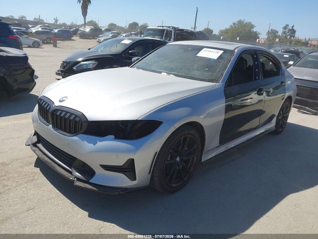 BMW 330I 2019 WBA5R1C51KFH04345 Image 2