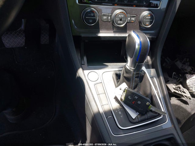 45581283 :رقم المزاد ، WVWPP7AU7GW911597 vin ، 2016 Volkswagen E-golf Sel Premium مزاد بيع