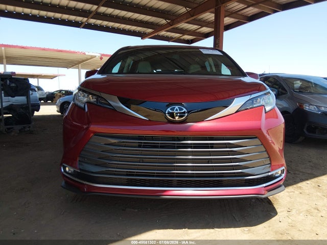 5TDZSKFC8TS270562 Toyota Sienna Limited