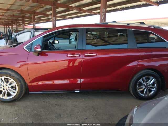 5TDZSKFC8TS270562 Toyota Sienna Limited