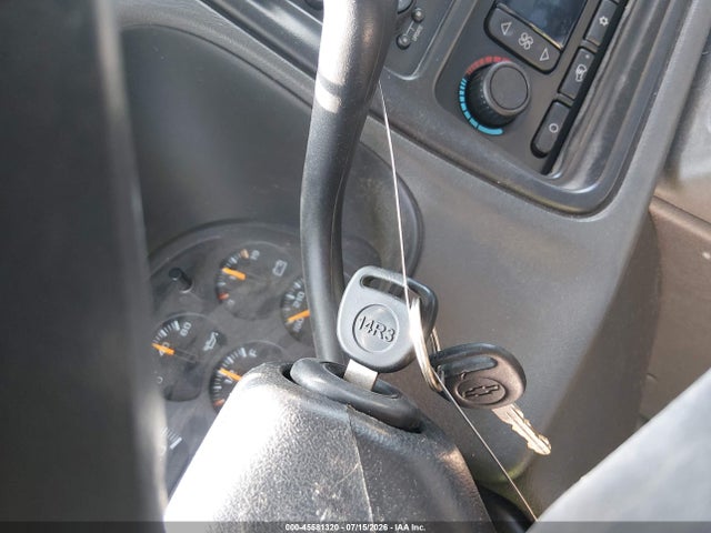 Продаж на аукціоні авто 2004 Chevrolet Silverado 1500 Z71, vin: 1GCEK19T44Z144736, номер лоту: 45581320