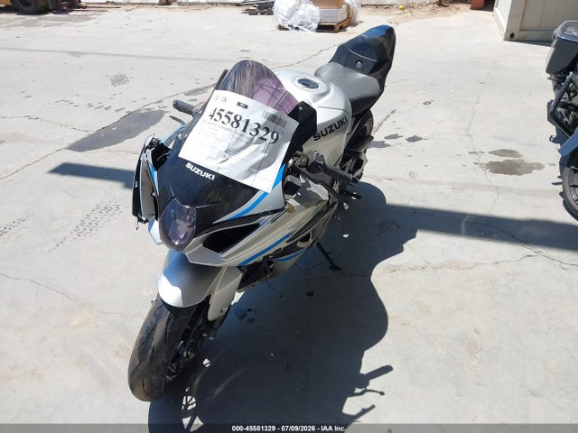 Suzuki GSX-R1000 2025 JS1DM11F1S7100143 Image 2