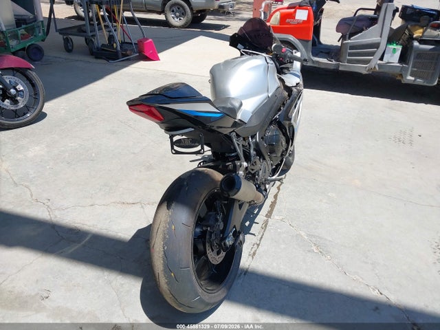 Suzuki GSX-R1000 2025 JS1DM11F1S7100143 Image 4