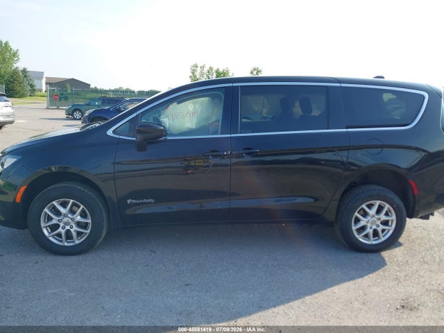 45581419 :رقم المزاد ، 2C4RC1CG8NR103886 vin ، 2022 Chrysler Voyager Lx مزاد بيع