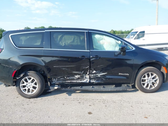 45581419 :رقم المزاد ، 2C4RC1CG8NR103886 vin ، 2022 Chrysler Voyager Lx مزاد بيع