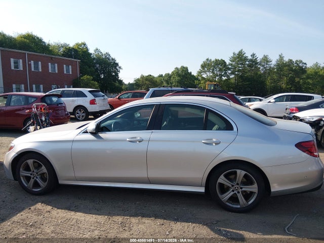 45581493 :رقم المزاد ، WDDZF4KB8JA384252 vin ، 2018 Mercedes-benz E 300 4matic مزاد بيع