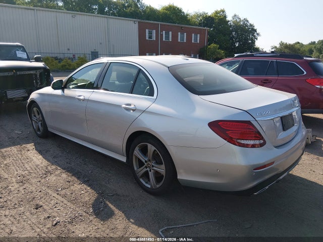 45581493 :رقم المزاد ، WDDZF4KB8JA384252 vin ، 2018 Mercedes-benz E 300 4matic مزاد بيع