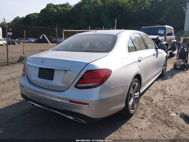 45581493 :رقم المزاد ، WDDZF4KB8JA384252 vin ، 2018 Mercedes-benz E 300 4matic مزاد بيع