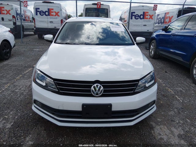 2016 Volkswagen Jetta 1.8t Sel მანქანა იყიდება აუქციონზე, vin: 3VWL07AJ4GM327132, აუქციონის ნომერი: 45581525