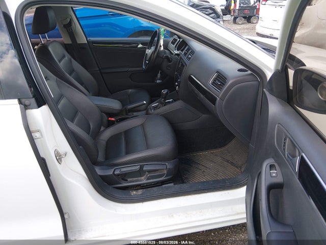 2016 Volkswagen Jetta 1.8t Sel მანქანა იყიდება აუქციონზე, vin: 3VWL07AJ4GM327132, აუქციონის ნომერი: 45581525