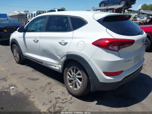 Hyundai TUCSON SE 2018 KM8J2CA46JU701164 Image 3