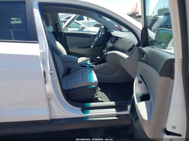 Hyundai TUCSON SE 2018 KM8J2CA46JU701164 Image 5