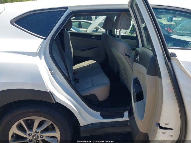 Hyundai TUCSON SE 2018 KM8J2CA46JU701164 Image 8