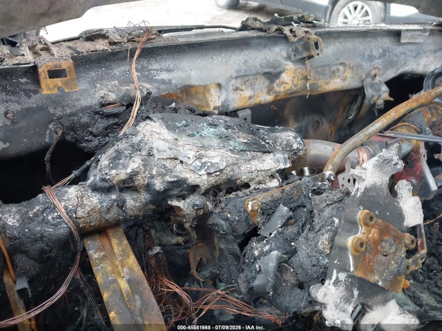 45581668 :رقم المزاد ، 1FMCU94104KA53649 vin ، 2004 Ford Escape Limited مزاد بيع