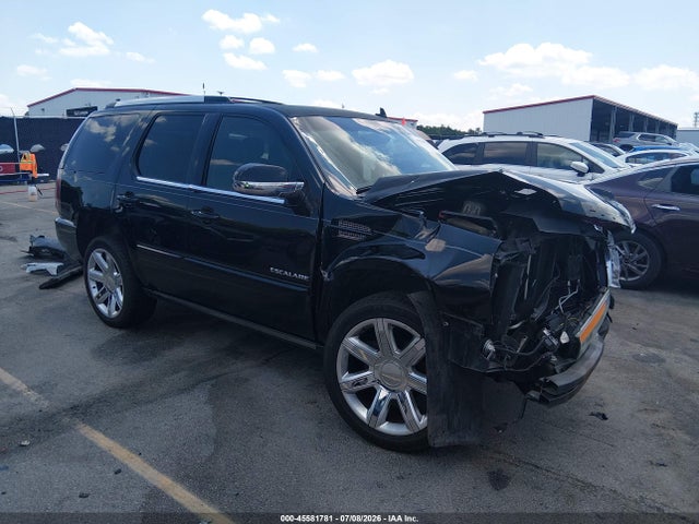 45581781 :رقم المزاد ، 1GYS3CEF5DR207378 vin ، 2013 Cadillac Escalade Premium مزاد بيع