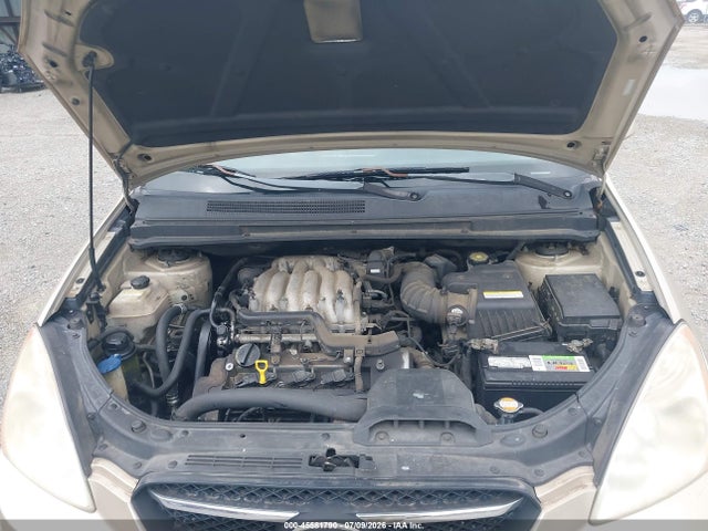 45581790 :رقم المزاد ، KNAFG526X77047815 vin ، 2007 Kia Rondo Ex V6 مزاد بيع
