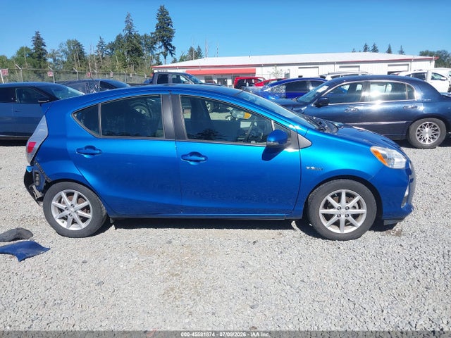 Toyota Prius C Three 2014 JTDKDTB38E1059952 Image 14