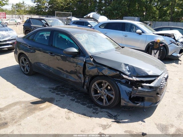 2024 Audi A3 Premium 40 Tfsi Quattro S Tronic მანქანა იყიდება აუქციონზე, vin: WAUGUDGYXRA127977, აუქციონის ნომერი: 45581917