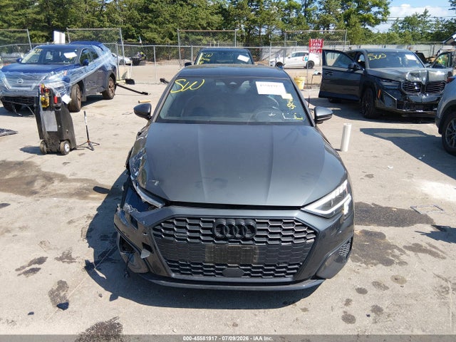 2024 Audi A3 Premium 40 Tfsi Quattro S Tronic მანქანა იყიდება აუქციონზე, vin: WAUGUDGYXRA127977, აუქციონის ნომერი: 45581917