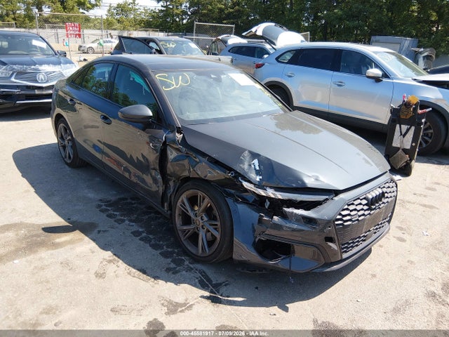 2024 Audi A3 Premium 40 Tfsi Quattro S Tronic მანქანა იყიდება აუქციონზე, vin: WAUGUDGYXRA127977, აუქციონის ნომერი: 45581917