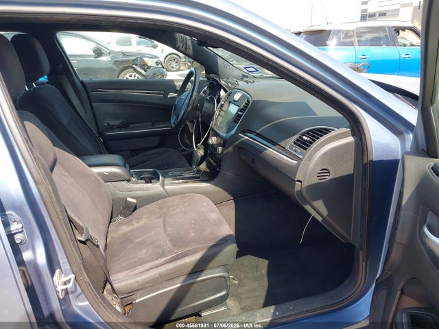 45581981 :رقم المزاد ، 2C3CA4CG1BH549137 vin ، 2011 Chrysler 300 مزاد بيع