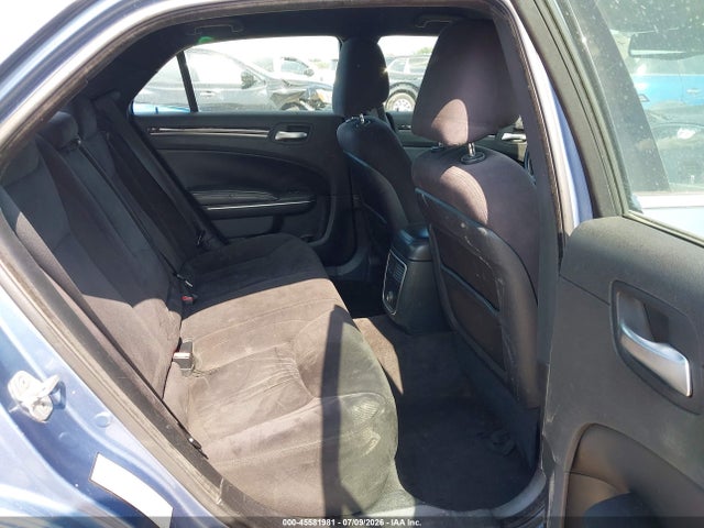 45581981 :رقم المزاد ، 2C3CA4CG1BH549137 vin ، 2011 Chrysler 300 مزاد بيع