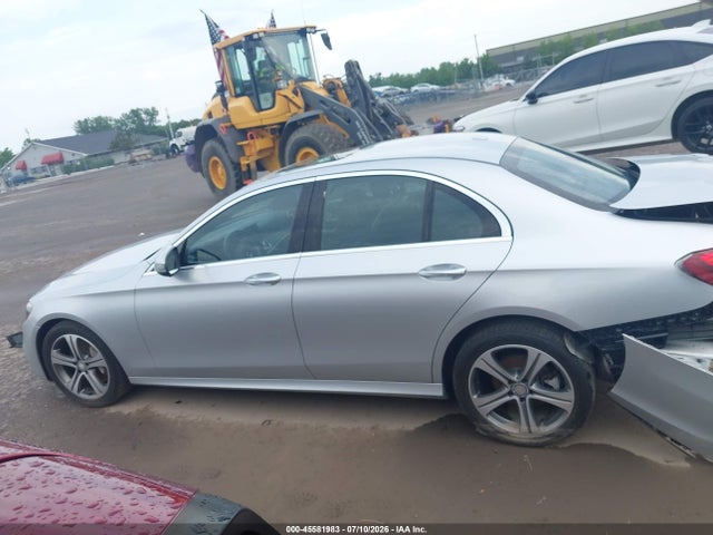 45581983 :رقم المزاد ، WDDZF4KB0HA107203 vin ، 2017 Mercedes-benz E 300 4matic مزاد بيع