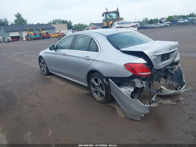 45581983 :رقم المزاد ، WDDZF4KB0HA107203 vin ، 2017 Mercedes-benz E 300 4matic مزاد بيع