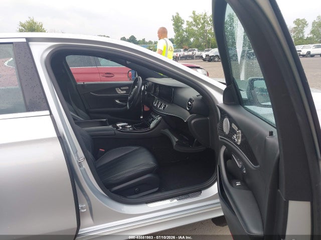 45581983 :رقم المزاد ، WDDZF4KB0HA107203 vin ، 2017 Mercedes-benz E 300 4matic مزاد بيع