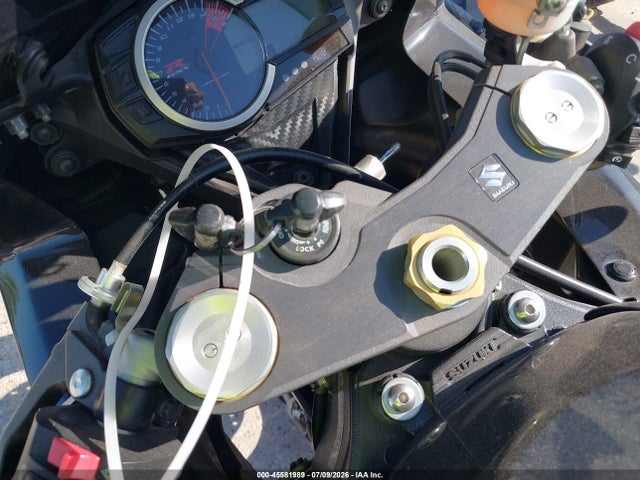 Suzuki GSX-R750 2018 JS1GR7MA5J2101499 Image 11